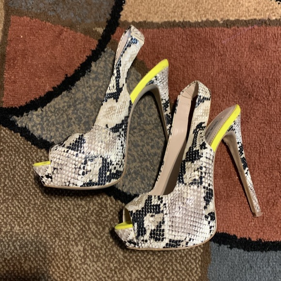 Steve Madden Snakeskin Platform Slingback Heel - Picture 2 of 6